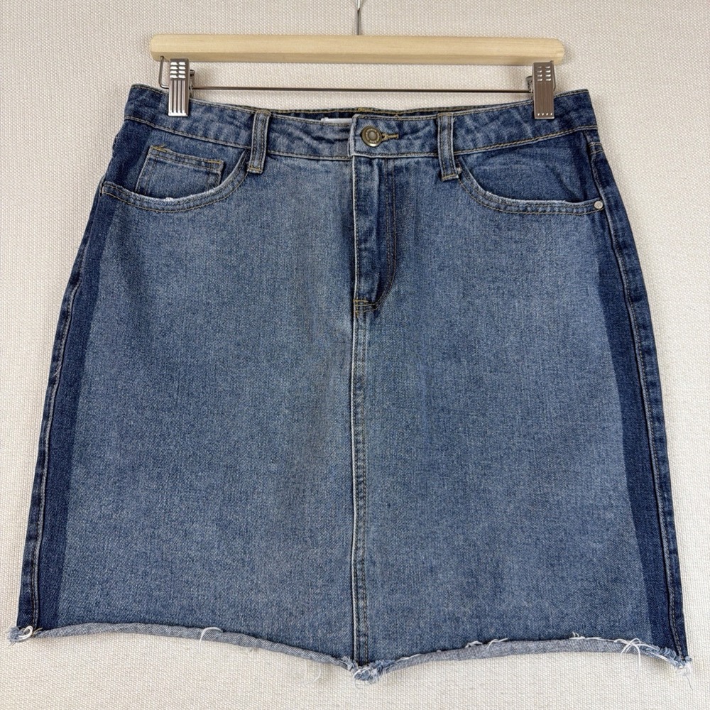 Papaya Women's High Rise Denim Jean Mini Skirt Size L Two Toned 5-Pocket Raw Hem